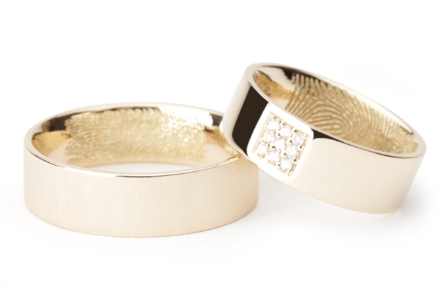 Fonkelnieuw Geelgouden trouwringen met een vingerafdruk en diamanten | Mark YR-53